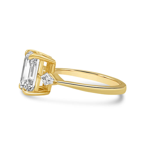 The Estrella Ring - 2.50ct Lab Diamond