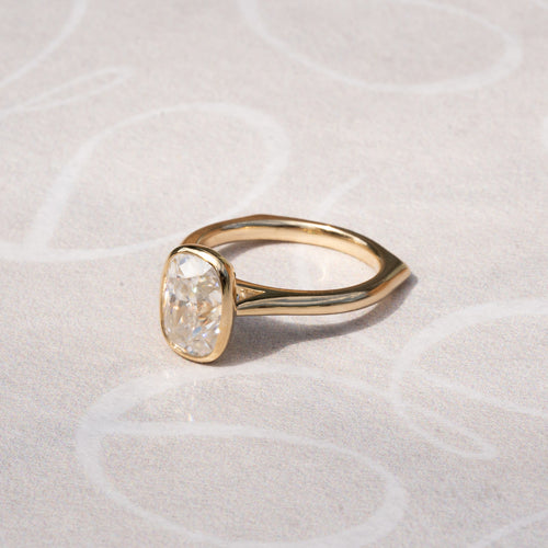 The Fleur Ring - 2.9ct Moissanite