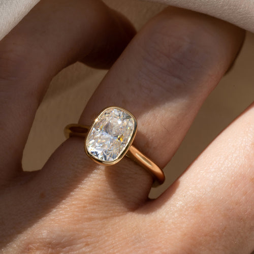 The Fleur Ring - 2.9ct Moissanite